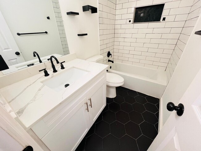 Building Photo - 3663 Laurette Ln