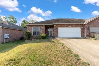 Building Photo - Spacious Duplex In Cape Girardeau