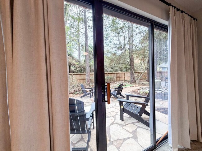 Building Photo - 29 Pinewood Forest Ct