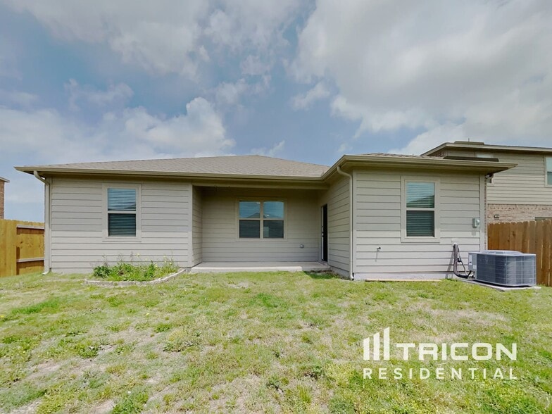 Building Photo - 216 Ryan St