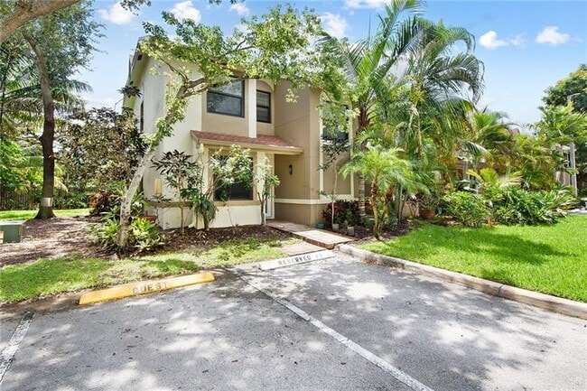 Building Photo - 200 City View Dr