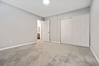 Building Photo - Timber Terrace 2x1 unit with 1st month free!!