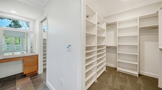 Building Photo - 1770 S Oval Dr