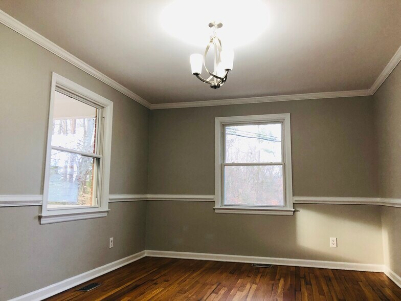 Dining Room - 3220 Glenview Ave