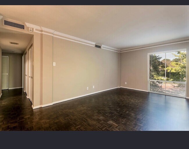 Building Photo - 1400 Kenesaw Ave