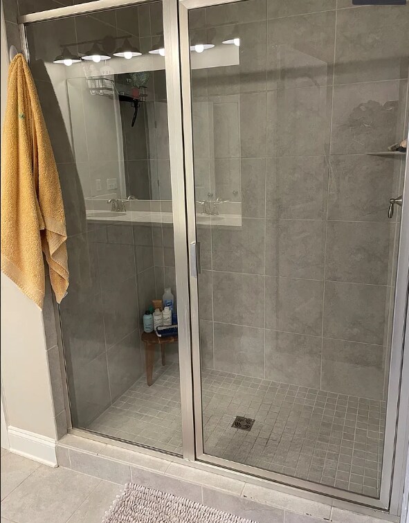 Building Photo - "Charming 3-Bedroom Retreat with 2 Baths and 1944 Sq. Ft. and fenced yard