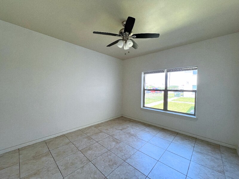 Building Photo - 1601 Jacaman Rd