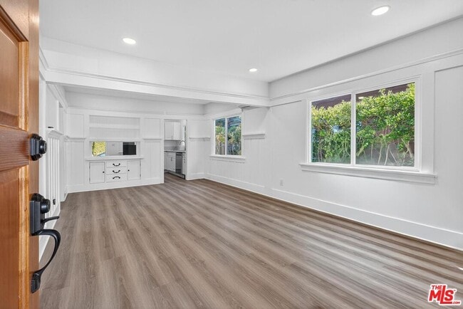 Building Photo - 546 San Juan Ave