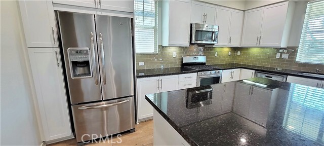 Building Photo - 2 Adelfa St