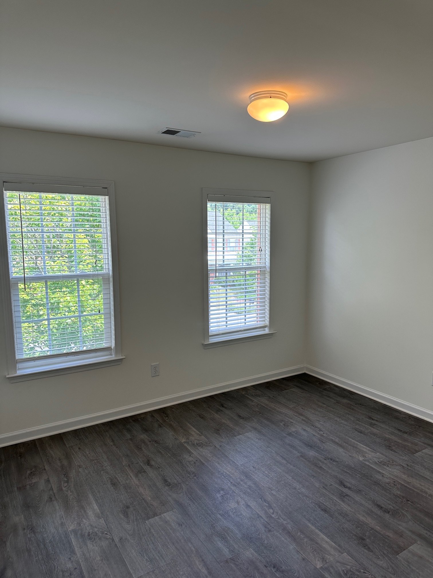 Building Photo - 7811 Noland Woods Dr