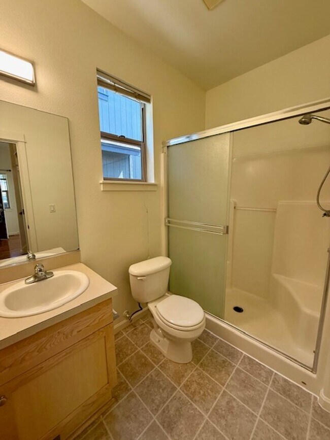 Building Photo - Lovely Corner Lot 3 Bedroom home with Land...