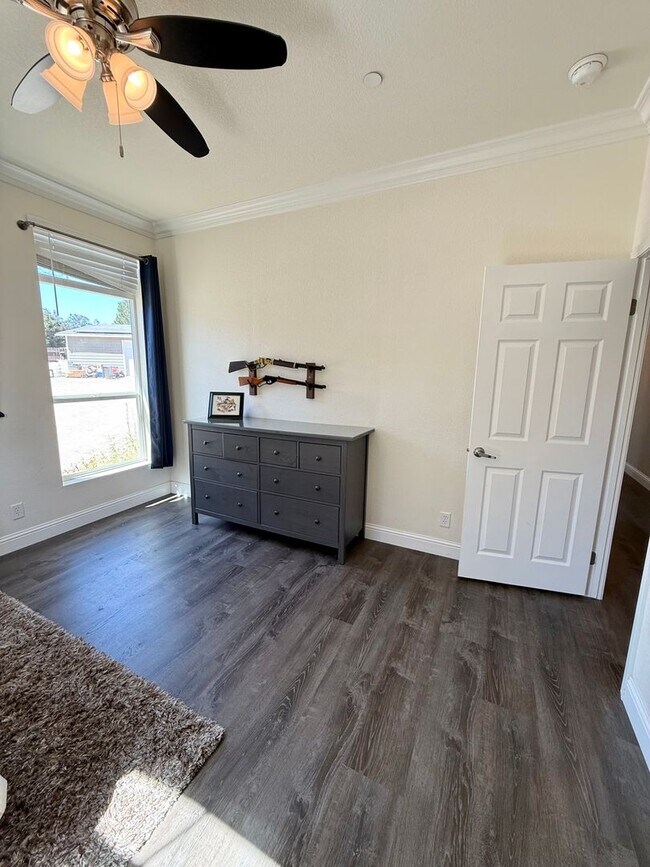 Building Photo - BEAUTIFUL 4 BEDROOM 2 BATH HOME IN ARROYO ...