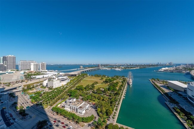 Building Photo - 888 Biscayne Blvd