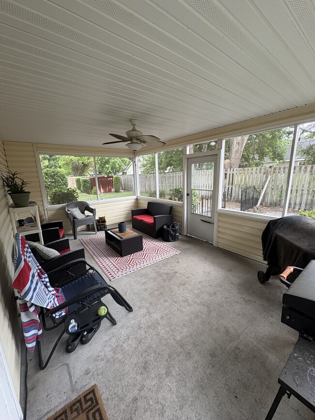 Building Photo - 106 Porter Way