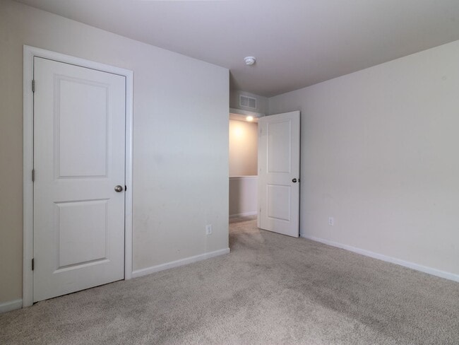 Building Photo - YEAR-ROUND RENTAL- UNFURNISHED - SINGLE FAMILY - GEORGETWON