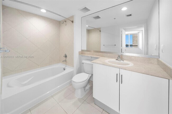 Building Photo - 335 S Biscayne Blvd