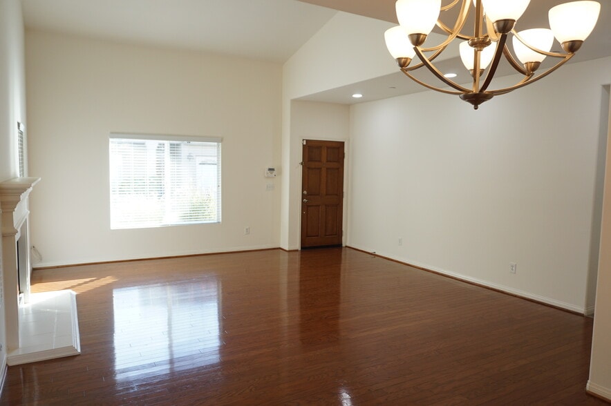 Building Photo - 11855 Birch Grove Ln
