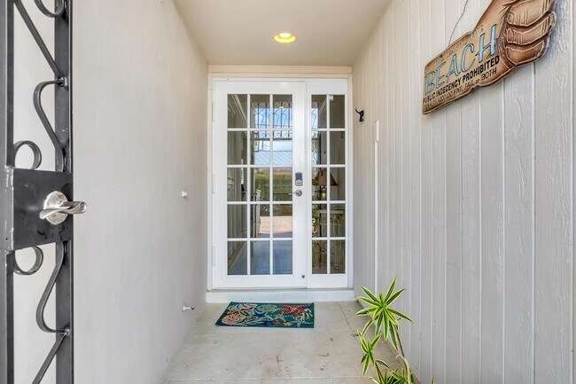 Building Photo - 220 Celestial Way