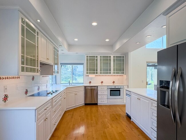 Building Photo - Gorgeous 2B+Office/2BA Townhouse w/ Golf C...