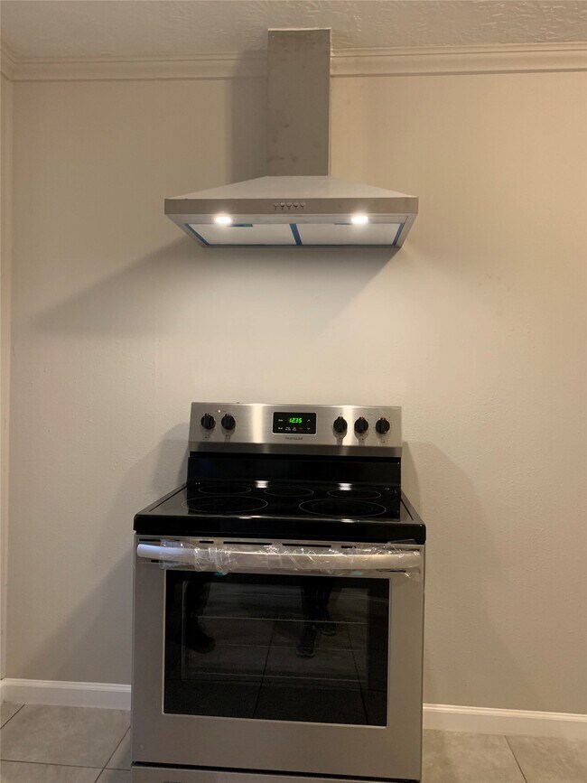 Building Photo - 3734 Daphne St