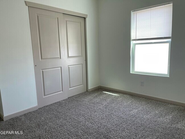 Building Photo - 14732 John McNeely Ave