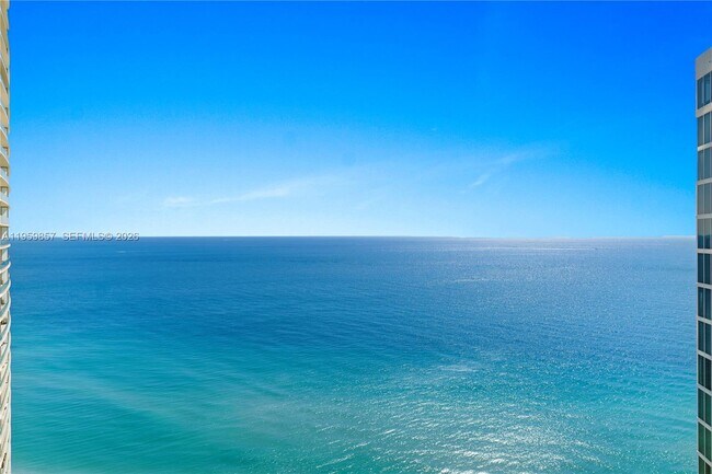 Building Photo - 18911 Collins Ave