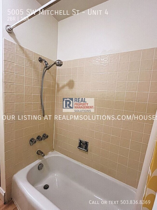 Building Photo - 5005 SW Mitchell St