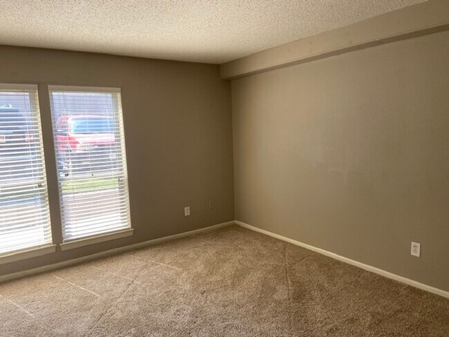 Building Photo - 2BD/2BA Condo located on the Germantown/Memphis Line!