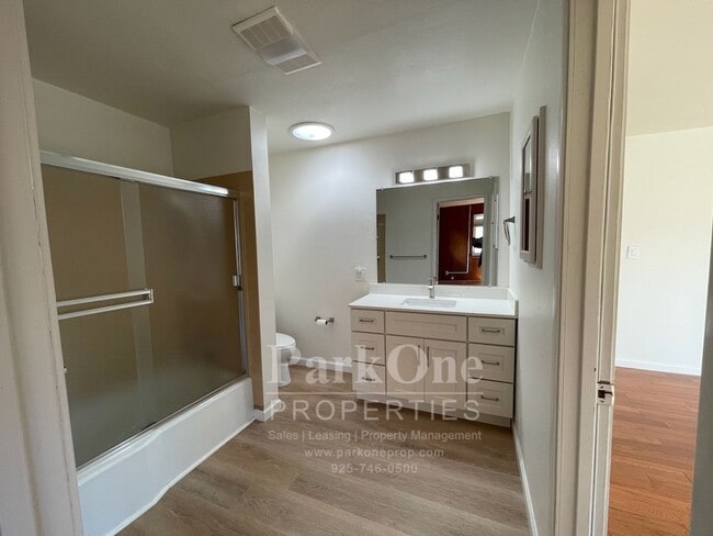 Building Photo - Spacious Home In Lafayette Hills