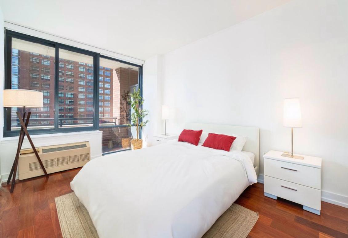 ary bedroom - 389 Washington St