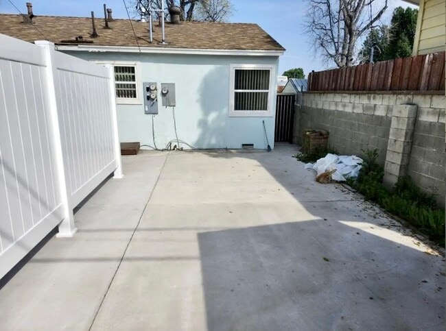 Building Photo - 7949 Clearfield Ave