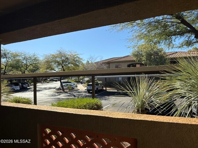 Building Photo - 5751 N Kolb Rd