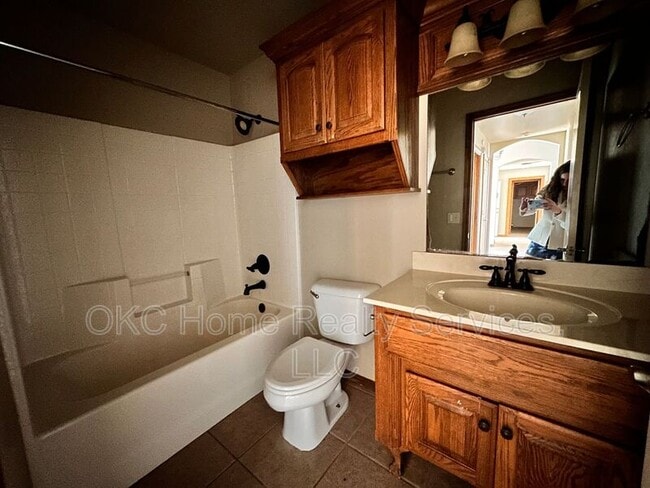 Building Photo - 13201 SW 2nd Terrace