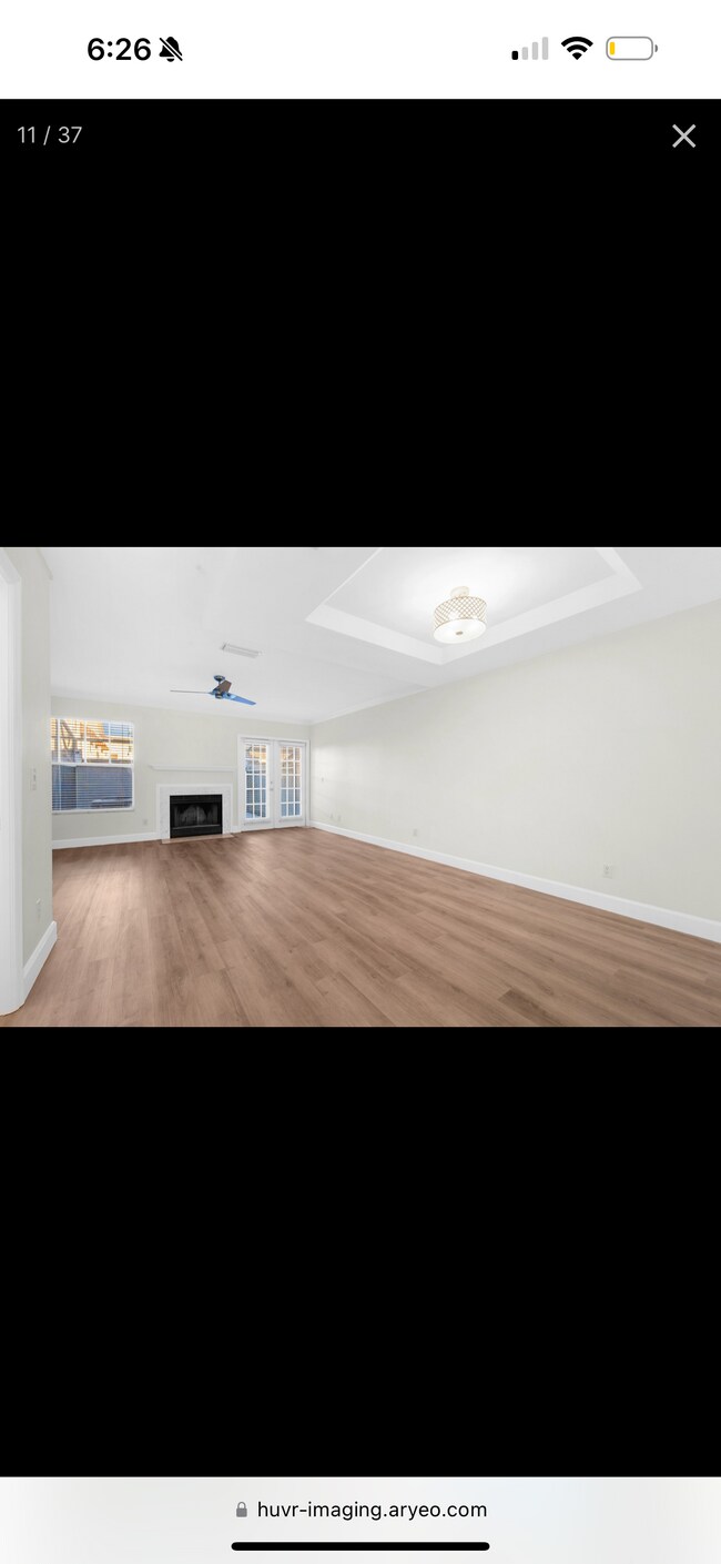 Building Photo - 315 S Edison Ave