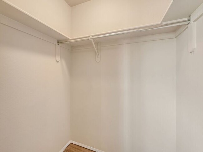 Building Photo - Spacious Multi-Level Townhome in Brookwillow