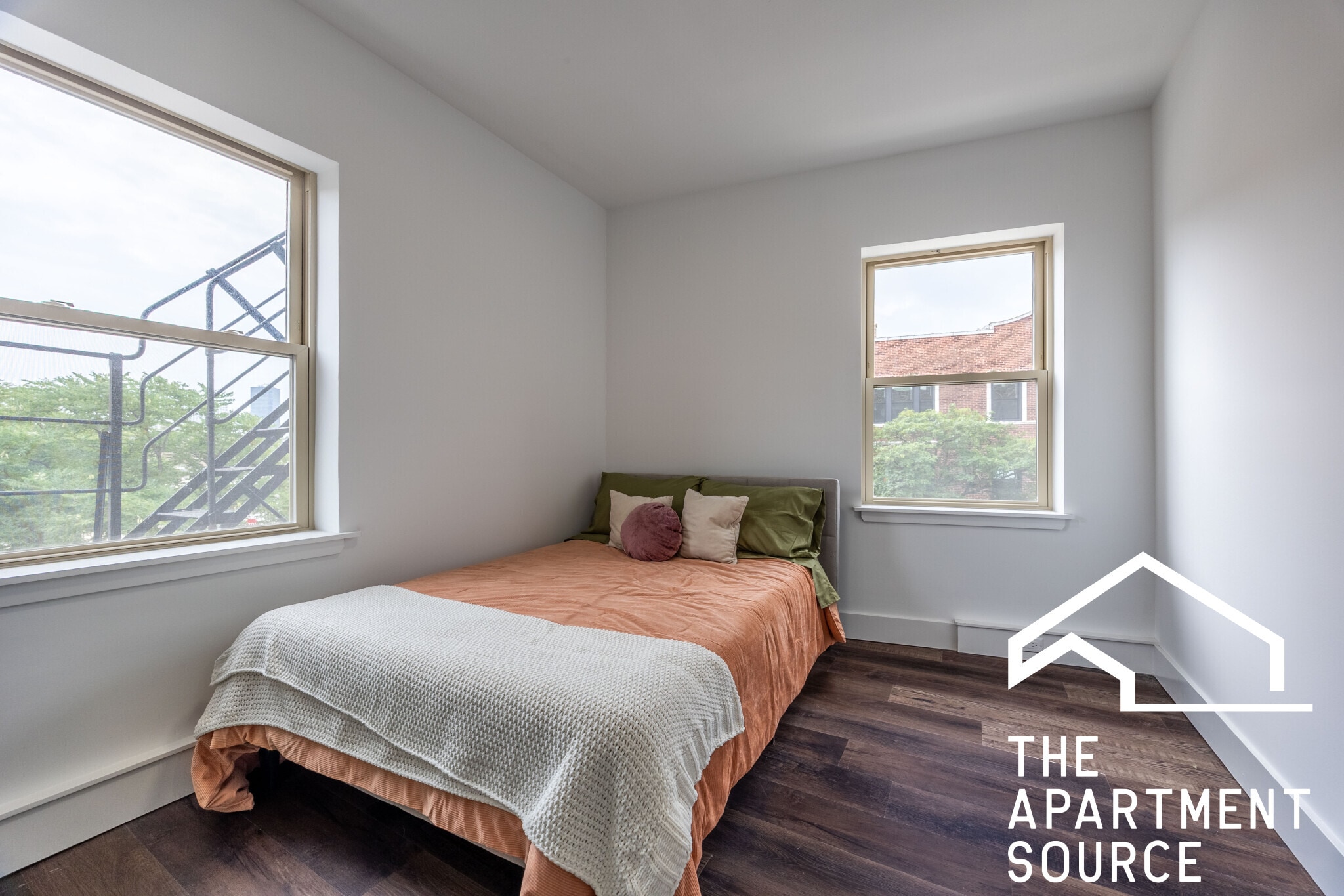 Building Photo - 5651 N Ashland Ave