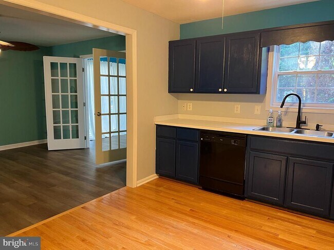 Building Photo - 4 Margate Ct