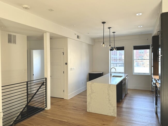 Building Photo - 32 E Court St