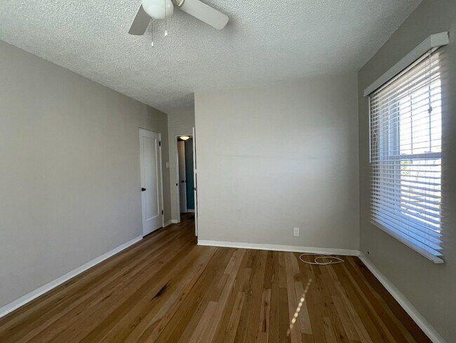 Building Photo - 2405 N Kansas St