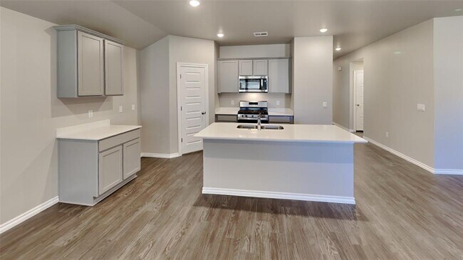 Building Photo - 2904 Casey Dr