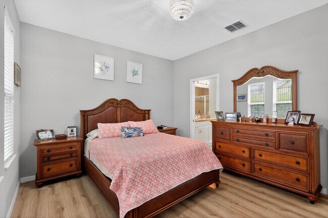 Building Photo - 17523 Promenade Dr