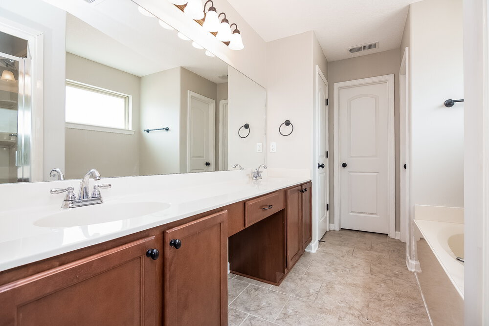 Building Photo - 40 Willow Springs Ln