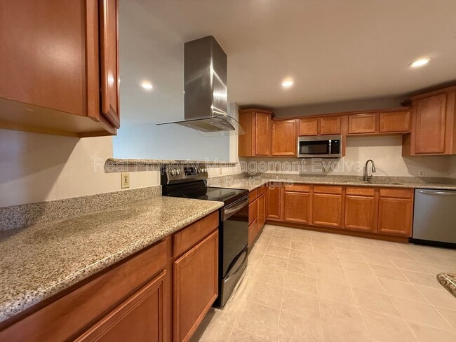 Building Photo - 4849 E Lake Point Cir