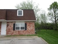 Building Photo - Remarkable Two Bedroom Town-Home with Fenced Yard - Available August 14th!!!