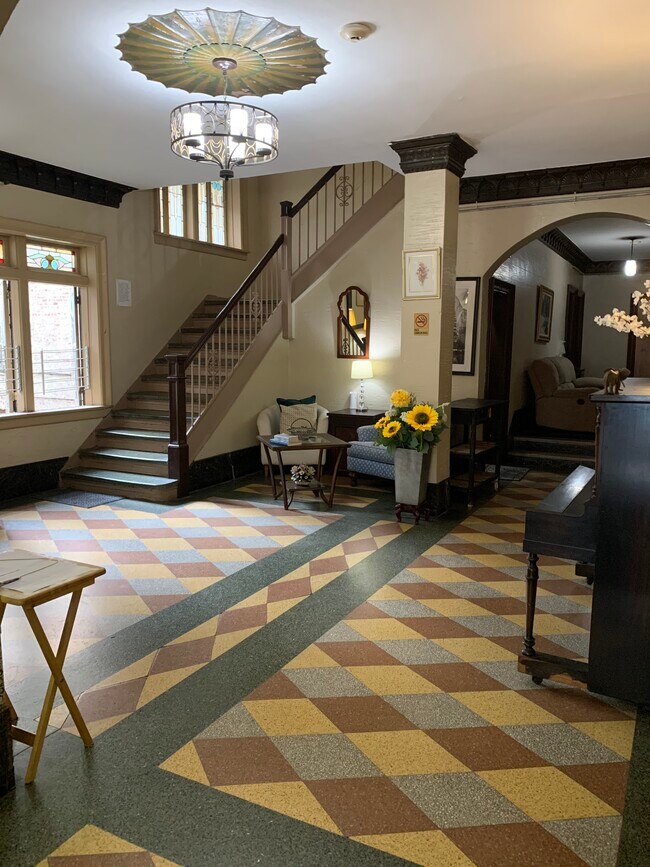 Building Photo - 257 Grant Ave