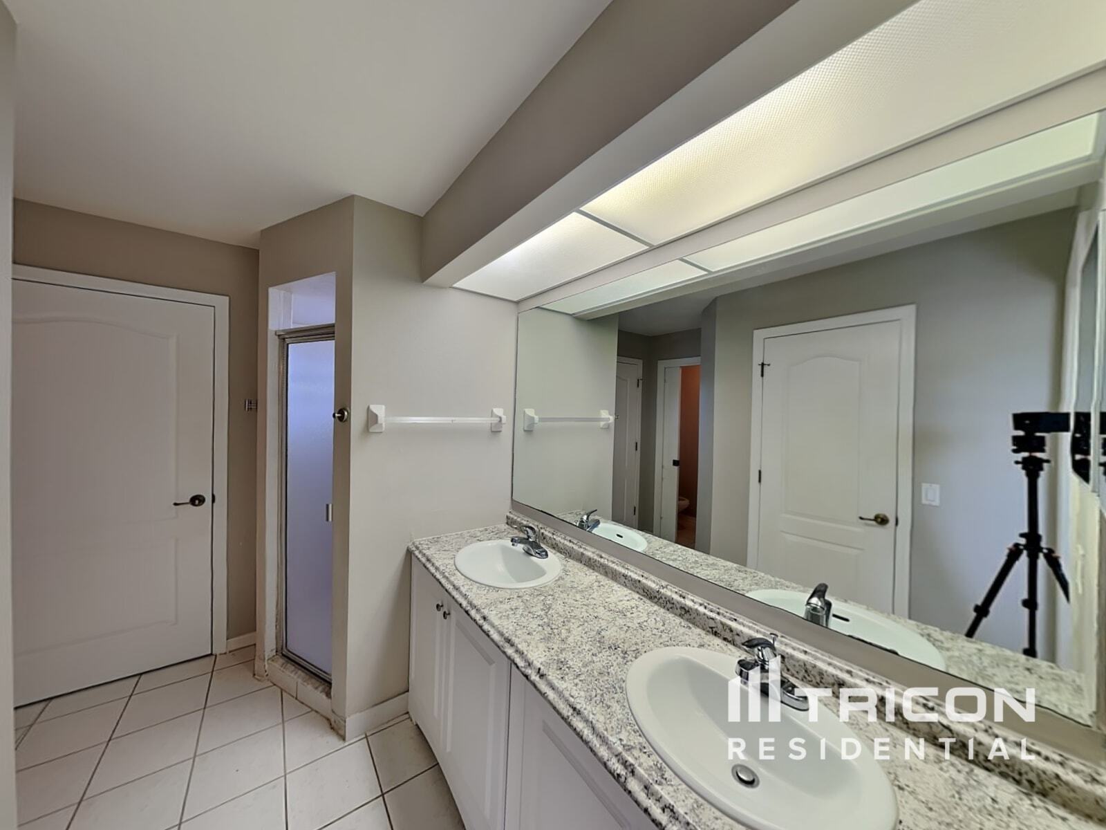Building Photo - 1761 Banyan Dr