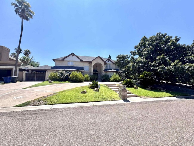 Building Photo - 313 Linden Ln