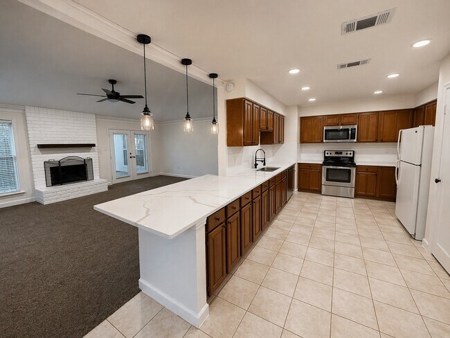 Building Photo - 3403 Honey Creek Dr