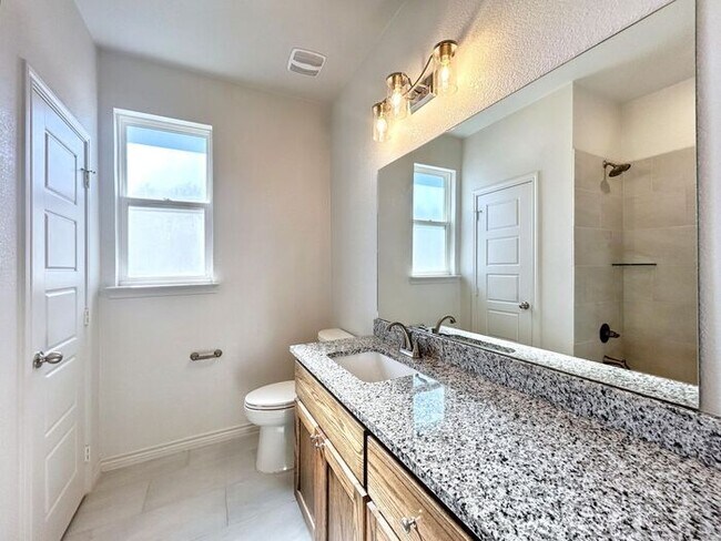 Building Photo - 866 Freedom Cir