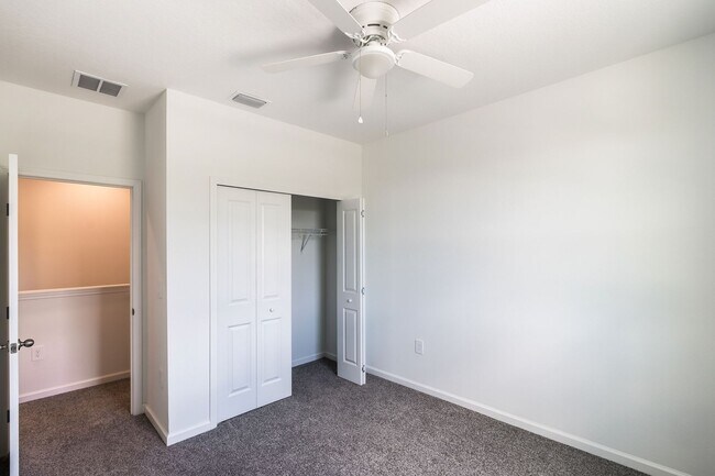 Building Photo - 5347 Vista Lago Dr